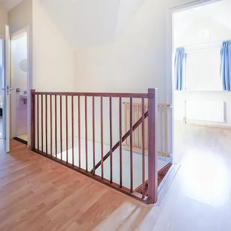Gateway With Electric Barbecue