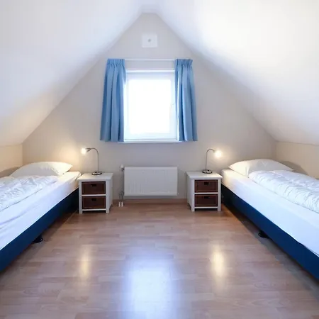 Pleasant Near Sea And Vakantiehuis *